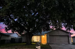 10103 King Ranch Ln, Sugar Land, TX 77498 - Photo 4