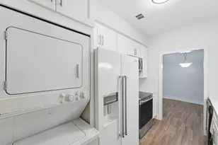 9707 Richmond Ave, Houston, TX 77042 - Photo 10