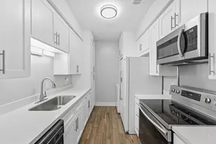 9707 Richmond Ave, Houston, TX 77042 - Photo 8