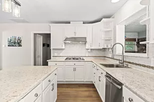 4903 Heatherglen Dr, Houston, TX 77096 - Photo 16