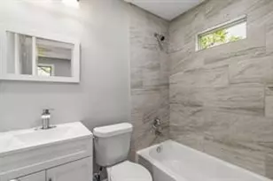 5210 Pickfair St, Houston, TX 77026 - Photo 16