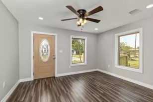5210 Pickfair St, Houston, TX 77026 - Photo 2