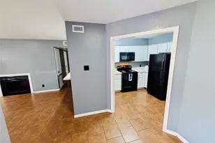 12500 Sandpiper Dr, Houston, TX 77035 - Photo 2