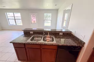 907 Amaryllis Rd, Baytown, TX 77521 - Photo 8