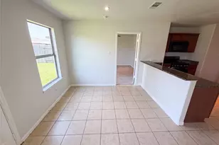907 Amaryllis Rd, Baytown, TX 77521 - Photo 6