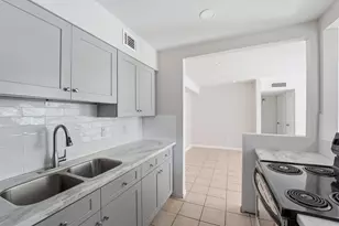 5667 Birchmont Dr, Houston, TX 77091 - Photo 8