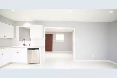 5821 Sunforest Dr, Houston, TX 77092 - Photo 2