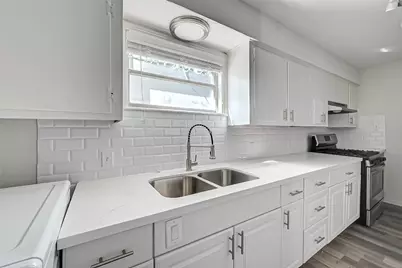 2420 McDuffie Street #4, Houston, TX 77019 - Photo 4