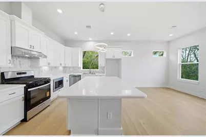 328 Janisch #D, Houston, TX 77018 - Photo 4