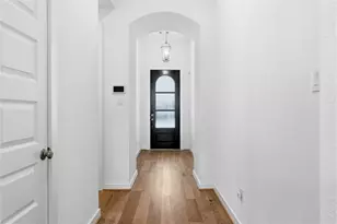 416 Bartlett St, Webster, TX 77598 - Photo 4