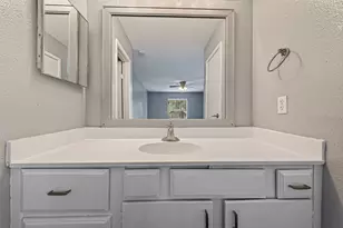 10202 Forum Park Dr, Houston, TX 77036 - Photo 8