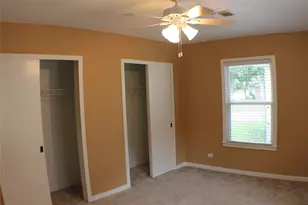 808 E Tom Green St, Brenham, TX 77833 - Photo 8