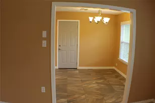 808 E Tom Green St, Brenham, TX 77833 - Photo 6