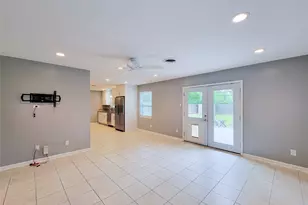 5846 Ettrick Dr, Houston, TX 77035 - Photo 12