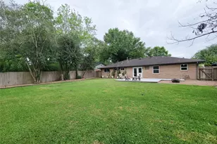 5846 Ettrick Dr, Houston, TX 77035 - Photo 36