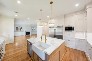826 Ralfallen St, Houston, TX 77008 - Photo 12