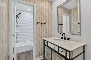 880 Tully Rd, Houston, TX 77079 - Photo 22