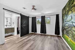 880 Tully Rd, Houston, TX 77079 - Photo 12