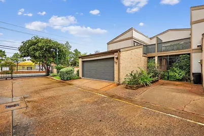 880 Tully Road #17, Houston, TX 77079 - Photo 2