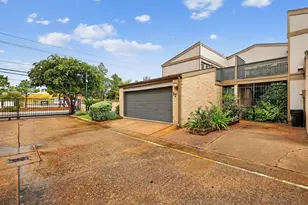 880 Tully Rd, Houston, TX 77079 - Photo 2