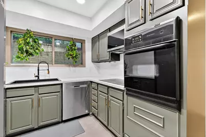 880 Tully Road #17, Houston, TX 77079 - Photo 18