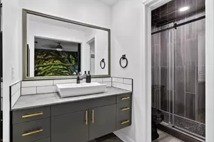 880 Tully Rd, Houston, TX 77079 - Photo 20