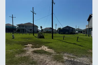 3113 Diane, Crystal Beach, TX 77650 - Photo 4