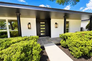 5642 Warm Springs Rd, Houston, TX 77035 - Photo 2