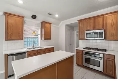 95 E Whistlers Bend Circle, The Woodlands, TX 77384 - Photo 14