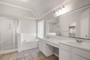 95 E Whistlers Bend Cir, The Woodlands, TX 77384 - Photo 28