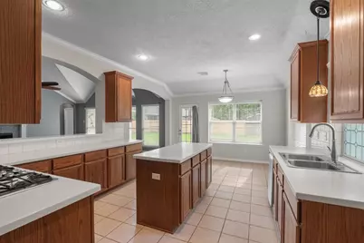 95 E Whistlers Bend Circle, The Woodlands, TX 77384 - Photo 10