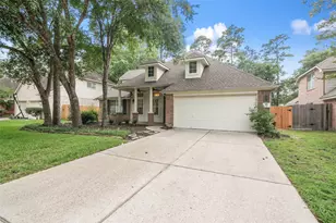 95 E Whistlers Bend Cir, The Woodlands, TX 77384 - Photo 2