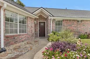 906 Juniper Ct Ct, Tomball, TX 77375 - Photo 2