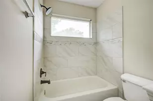 107 Mango St, Lake Jackson, TX 77566 - Photo 16