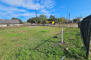 5919 N Wayside Dr, Houston, TX 77028 - Photo 4