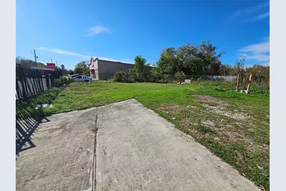 5919 N Wayside Drive, Houston, TX 77028 - Photo 6