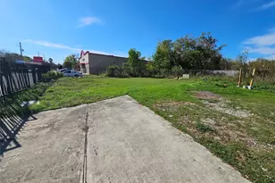 5919 N Wayside Dr, Houston, TX 77028 - Photo 6