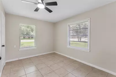 102 S 5th Street, Alvin, TX 77511 - Photo 8