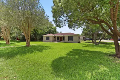 102 S 5th Street, Alvin, TX 77511 - Photo 2