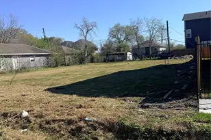 5002 Higgins St, Houston, TX 77033 - Photo 2