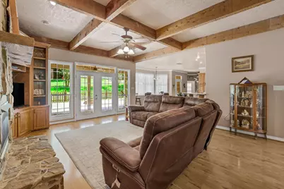 401 Hill Creek Drive, Coldspring, TX 77331 - Photo 14