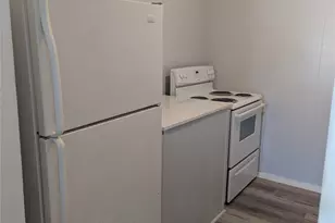 1311 1/2 21st St, Huntsville, TX 77340 - Photo 2