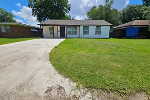 2129 Raspberry Ln, Pasadena, TX 77502 - Photo 2