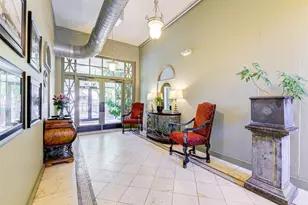 2700 Albany St, Houston, TX 77006 - Photo 2