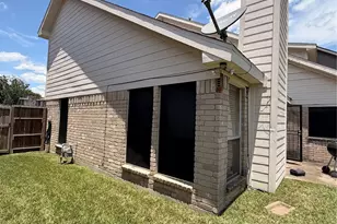 8518 Scenic Green Dr, Houston, TX 77088 - Photo 2