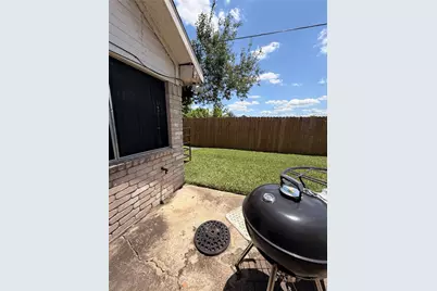 8518 Scenic Green Drive, Houston, TX 77088 - Photo 22