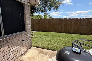 8518 Scenic Green Dr, Houston, TX 77088 - Photo 22