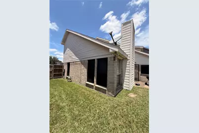 8518 Scenic Green Drive, Houston, TX 77088 - Photo 2