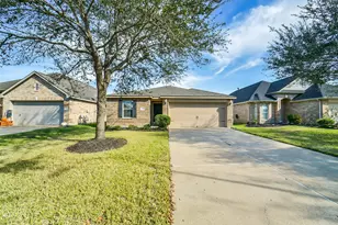 9919 Opal Rock Dr, Rosharon, TX 77583 - Photo 2