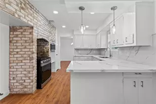 10930 Bob White Dr, Houston, TX 77096 - Photo 10